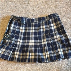 Brandy Melville Blue and White Mini Pleated Skater Skirt for Casual Work